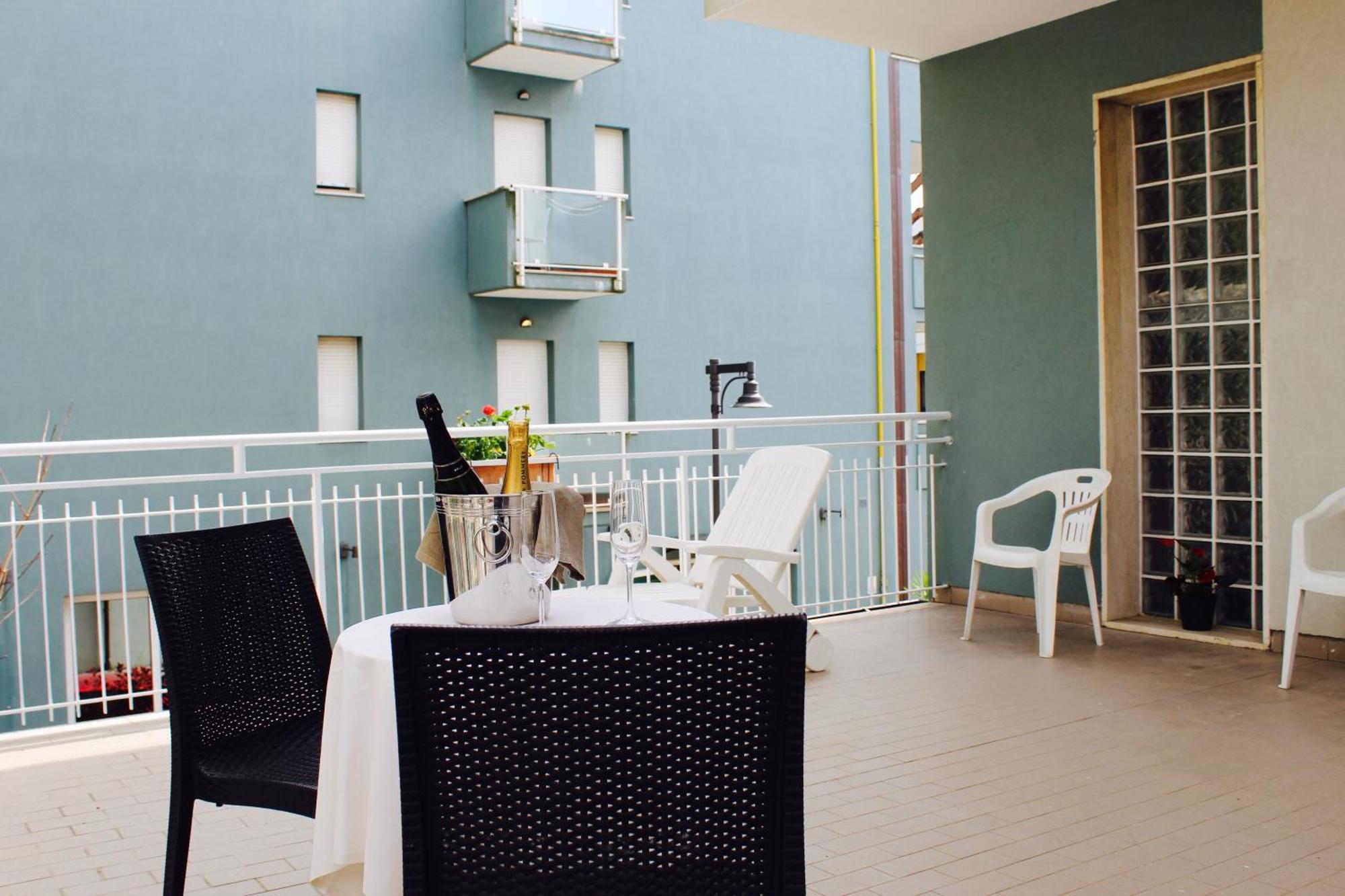 Blue Loft Hotel Cesenatico Exteriör bild